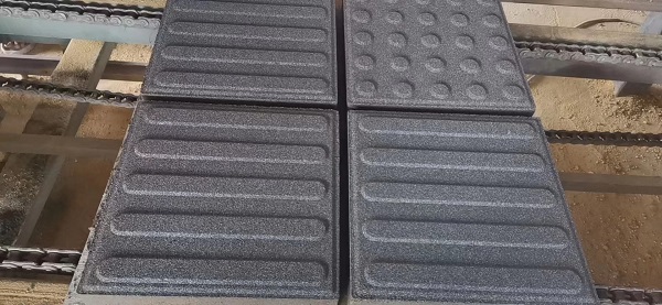 PC透水仿石肓道砖